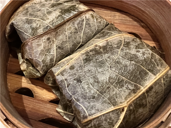 rice in lotus leaf